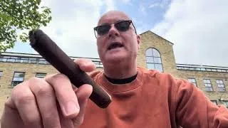 Thumbnail: Boxed press cigar smoking