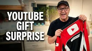 Thumbnail: Official YouTube Merchandise Unboxing