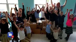 Thumbnail: Man buys supplies for class after teacher reveals salary