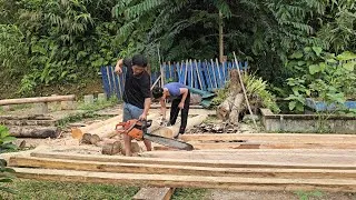 Thumbnail: The couple's journey began with adjusting the wooden posts to build their house.