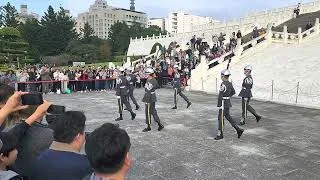 Thumbnail: Changing of the guard