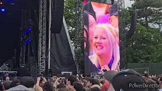 Thumbnail: Avril lavigne at tk max summer sessions bedford with special guests phem & lottery winners