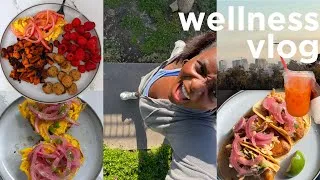 Thumbnail: Wellness vlog | what Im eating and doing in the gym to grow muscle and improve overall health 🧘‍♀️