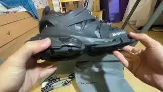 Thumbnail: 1:1 BEST DHGATE BALENCIAGA TRACKS?? (Reviews Unboxing, On Feet, Sizing)