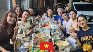 Thumbnail: The Halo Bay Show & Karaoke Street Party in Halong Bay - Vietnam Travel Series - Vịnh Hạ Long