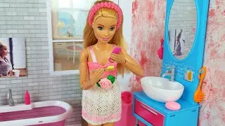 Thumbnail: Learn How to Look After Your Teeth With Barbie Doll