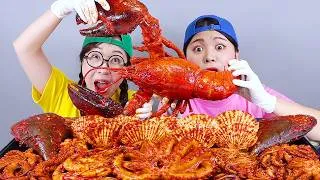 Thumbnail: Giant Lobster Shrimp Mushroom Spicy Seafood Boil Mukbang DONA