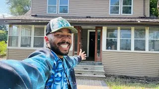 Thumbnail: The Owner Let Me Move Into His House!