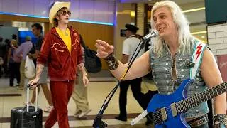 Thumbnail: Country Music Star Shocks The Airport With This Song