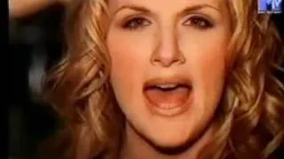 Thumbnail: How Do I Live by Trisha Yearwood