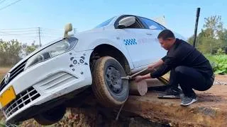 Thumbnail: The Vehicle's Front Wheel Malfunctioned, But The Skilled Driver Rescued It Using Only A Rope