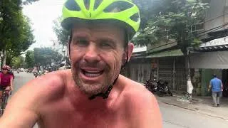 Thumbnail: Pog crashes out of Vuelta 2026 because of mini hook Enve rims?