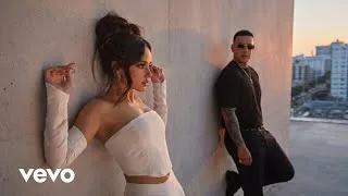 Thumbnail: Daddy Yankee, Becky G - FUEGO Y GASOLINA (Official Music Video)