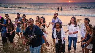 Thumbnail: Emanuel Roro - Come Before Him (Psalm 100) / Bou Lefanav [Hebrew Worship]