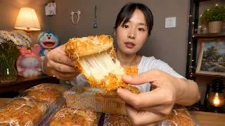 Thumbnail: Golden Cheese Buns with an Irresistibly Stretchy Filling