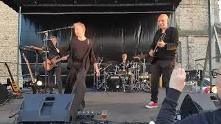 Thumbnail: "I'm Deranged" de David Bowie (Album 1.outside) interprété par le groupe « Telling Lies »