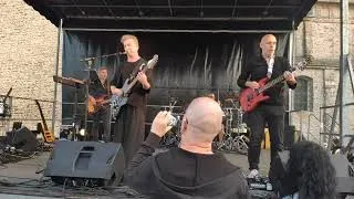 Thumbnail: "Look Back In Anger" de David Bowie (Album Lodger) interprété par le groupe « Telling Lies »