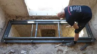Thumbnail: A structural glass floor for Calvins hole.