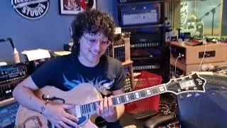 Thumbnail: Guild Artist Award Guitar Demo