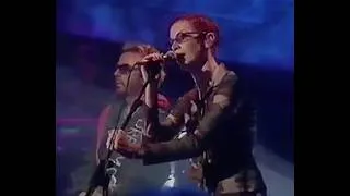 Thumbnail: Eurythmics "17 Again" (Live) - January 28, 2000