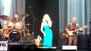 Thumbnail: Faith Hill- Stronger (Live)
