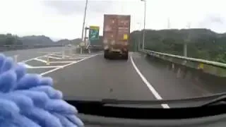 Thumbnail: WOW  This is how you can make disappear a truck