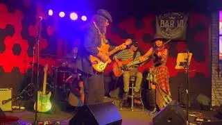 Thumbnail: Fernando Perdomo - "Photographers In Love" (Live at International Pop Overthrow 2026)