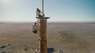 Thumbnail: Ye Do Ladkiyan 2000 Feet Onchay Tower Ke Top Par Phans Gayi ( FALL 2022 Movie Explained