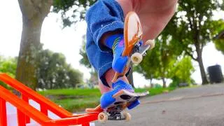 Thumbnail: I Tried Skating on a BROKEN Skateboard | Finger Skateboard