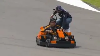 Thumbnail: Carlos rode on the side of Lando's parade car