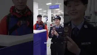 Thumbnail: 這是西藏吉隆口岸此前發佈的視頻，站在平地看，這座大樓實際上非常高也很堅固，不知道在這種天災面前能不能挺住，也不知道畫面裡的這些人還在不...