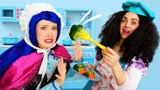 Thumbnail: The princesses decided to play mother and daughter. The princess is feeding the baby princess!