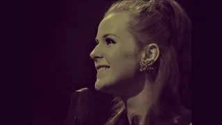 Thumbnail: En ledig dag - Anni-Frid Lyngstad (Performed Live)