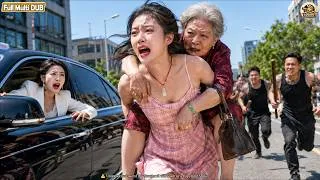 Thumbnail: Beggar Woman Saves Bullied Old Lady by Roadside, She's Mother of the Nation's Richest Billionaire