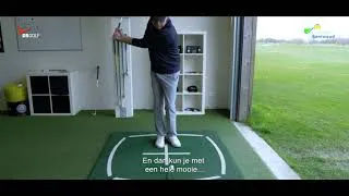 Thumbnail: Golf swing oefening – Zo raak je de ballen goed (in balans blijven staan)