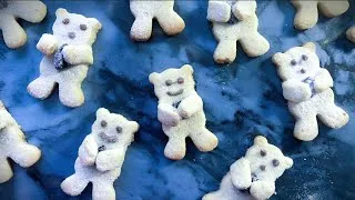 Thumbnail: Christmas Bear Cookies – Almost Too Cute to Eat! 🎄💕🐻✨