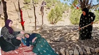 Thumbnail: Nomadic grandmother's amazing progress in building a shelter | The generosity of the kind operator