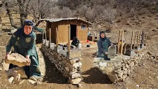 Thumbnail: Nomadic grandmother's amazing progress in building a shelter | The generosity of the kind operator