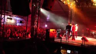 Thumbnail: Rickie Fowler singing Sweet Caroline at Birds Nest