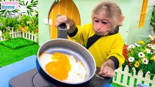 Thumbnail: Chef BiBi picks up eggs to make fried egg sandwiches