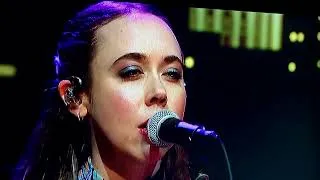 Thumbnail: Sarah Jarosz - Maggie (LIVE)