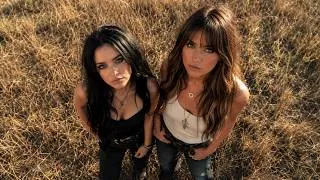 Thumbnail: Jessie Murph & Ella Langley – Crashing Down