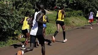 Thumbnail: 21km, Issa Kosgei passes runners still on the 1st loop