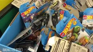 Thumbnail: Found My 1st Hotwheels Super Treasure Hunt Porsche Outlaw!