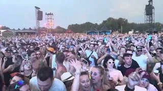 Thumbnail: Front Row for Oxia – Domino | Carl Cox | Crowd Energy