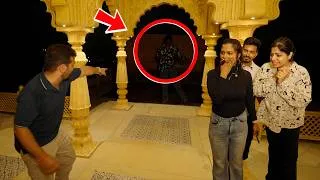 Thumbnail: Shooting Ke Beech Mein Kya Hua 😨 | Camera Caught Something CREEPY!