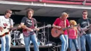 Thumbnail: Little Big Town -- Bring It On Home (with lyrics)