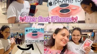Thumbnail: Her first iPhone || shopping || weekend vlog #dailyvlog