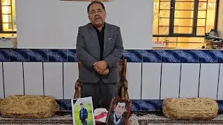 Thumbnail: Silent tears in mourning for father; bitter farewell to the support of family