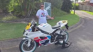 Thumbnail: Suzuki GSX-R 1000 L7 & K5 - Kevin Schwantz Pepsi Replica